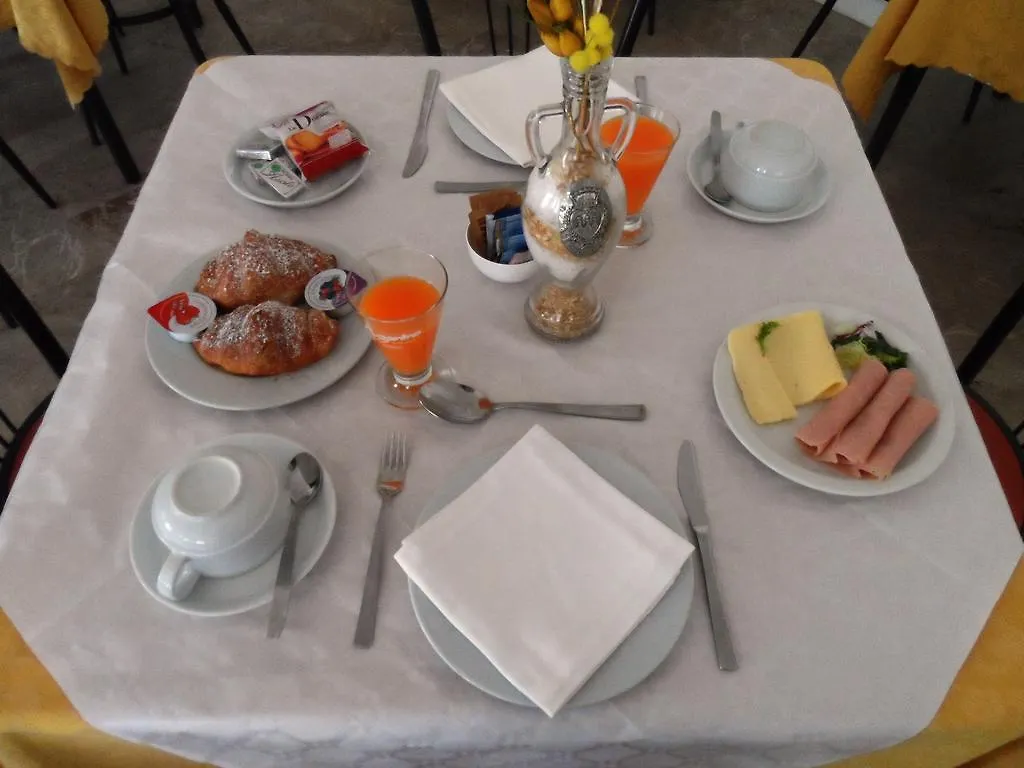 ***  Hotel La Dolce Vita Rimini Italien